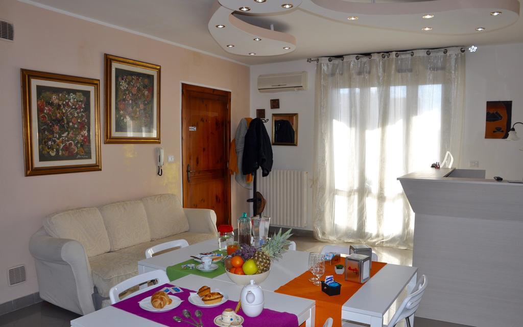 Bed and Breakfast Lo Specchio Del Salento Лечче Экстерьер фото